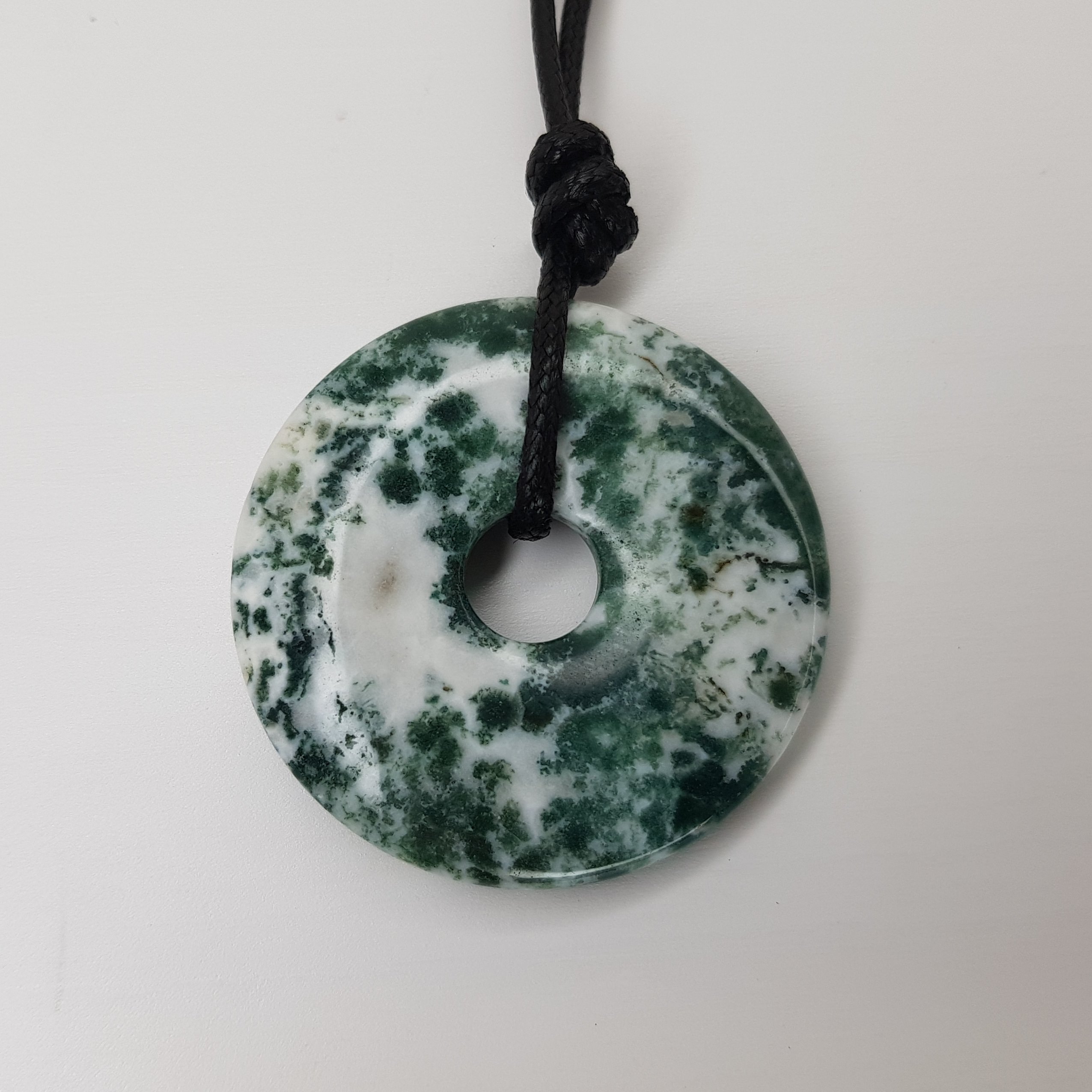 Medžio agato pakabukas DONUTAS 4 cm